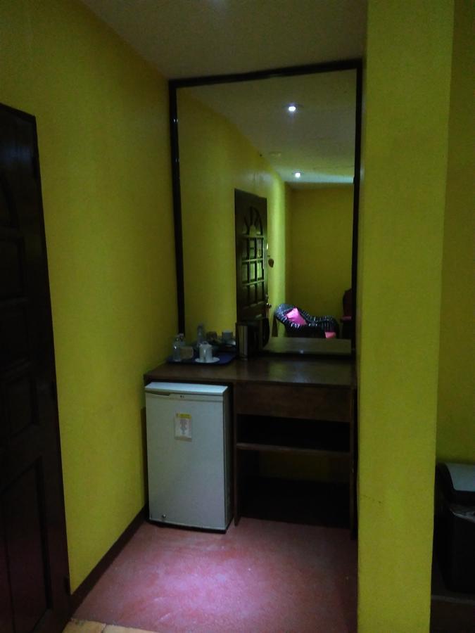 Mango'S Beachfront Resort Olongapo Room photo